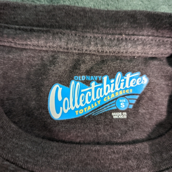 Like new Boys size Small Long sleeve shirt with Batman symbol Old Navy - Picture 3 of 3